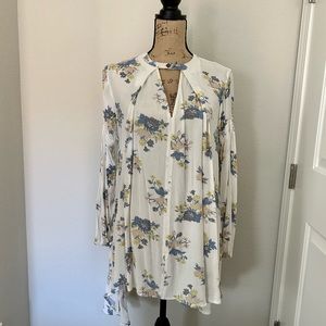 Free People Floral Tunic Shirt
Size XS